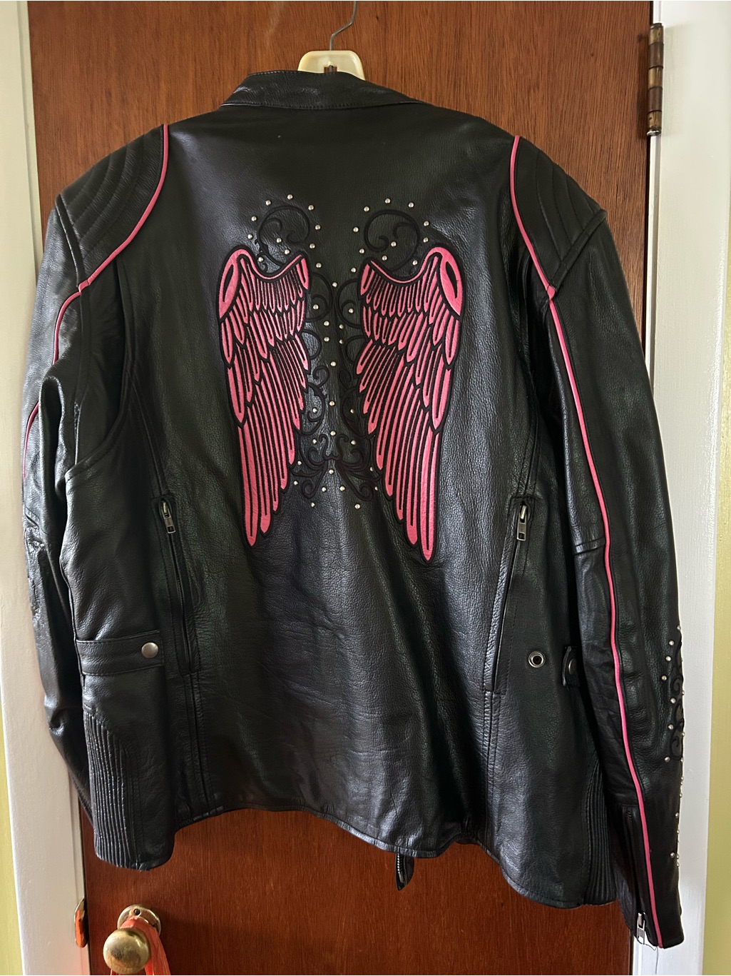 Women’s Black Leather Motorcycle Jacket With Winged Embroidery. Fits 2/3x